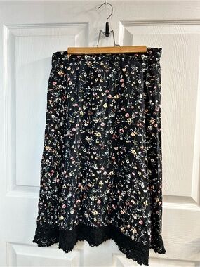 Boca Bay Black Floral Rayon Midi Skirt Petite Small Crochet Lace Hem